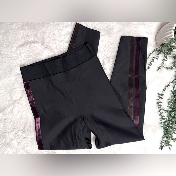 Ultracor High Waisted Velour Stripe Active Gym Tights Black XS - Picture 3 of 3